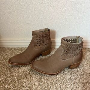 Brand new - Very Volatile - Hester braided leather ankle boots - stone